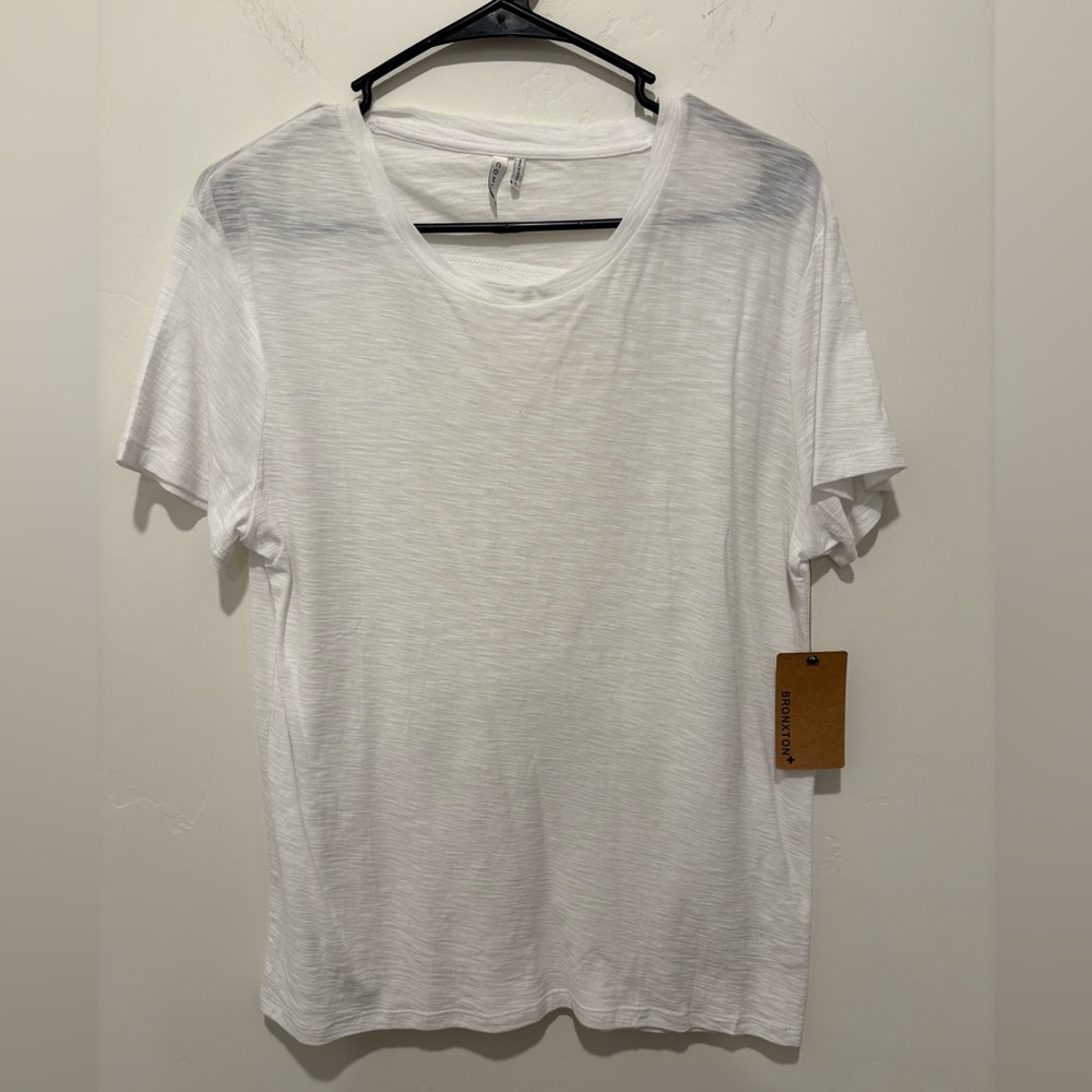 Nwt Comune White T-Shirt